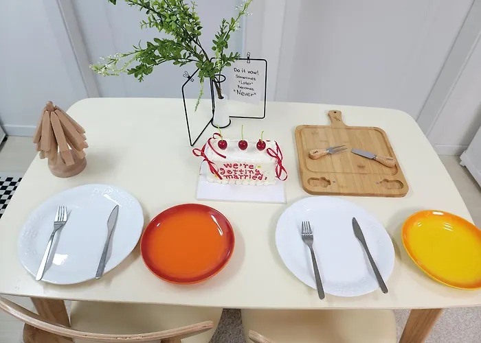 후기가 좋은 휴스테이 1호선 7호선 방2 침대3 더블역세권 고척돔 강남 무료주차 웰컴기프트 합법숙소 *